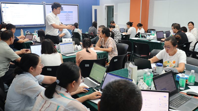 电工培训，从零基础到上岗，如何选择合适的机构？**