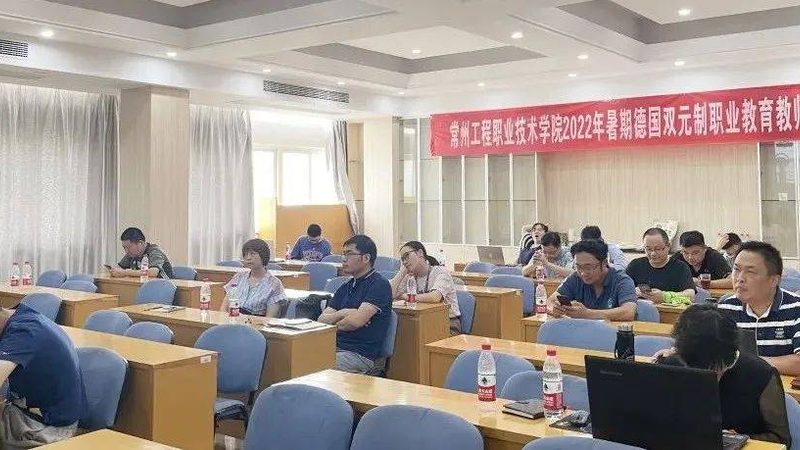 而一般叉车培训学校的师资力量相对较弱，可能存在以下问题：